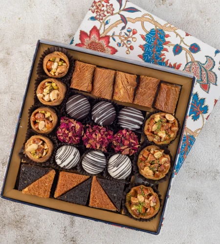 regalia-gift-box-with-baklavas-and-indian-sweets-267889